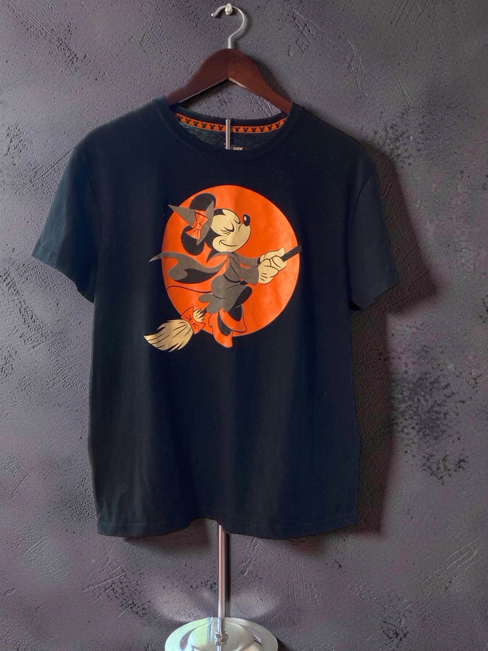 Disney Minnie Mouse Witch Halloween Graphic Tee Black Women’s L